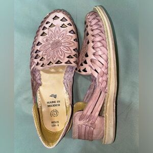 Super cute women’s huaraches! Size 6 only worn once.